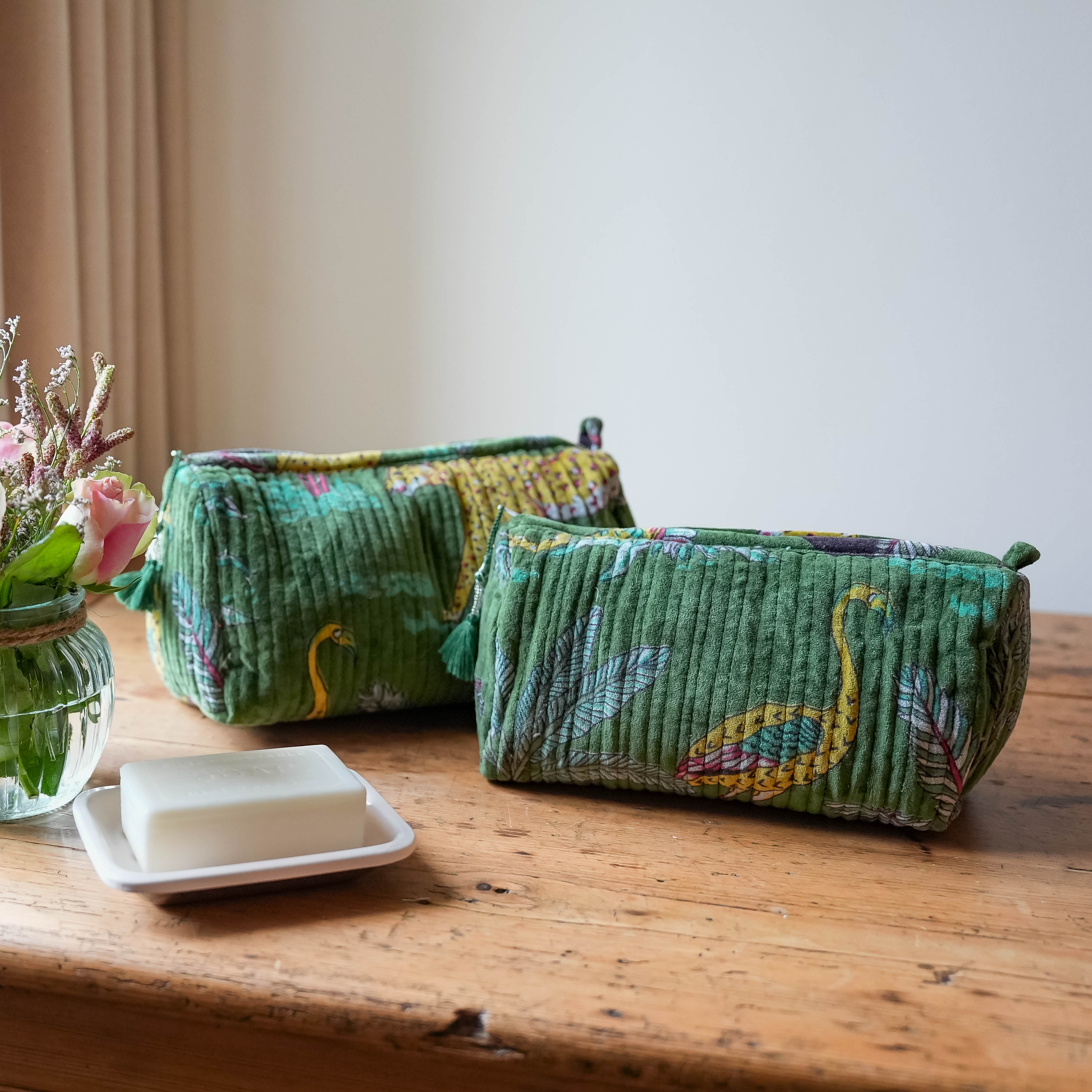 VELVET WASH BAG - GREEN - 25% off