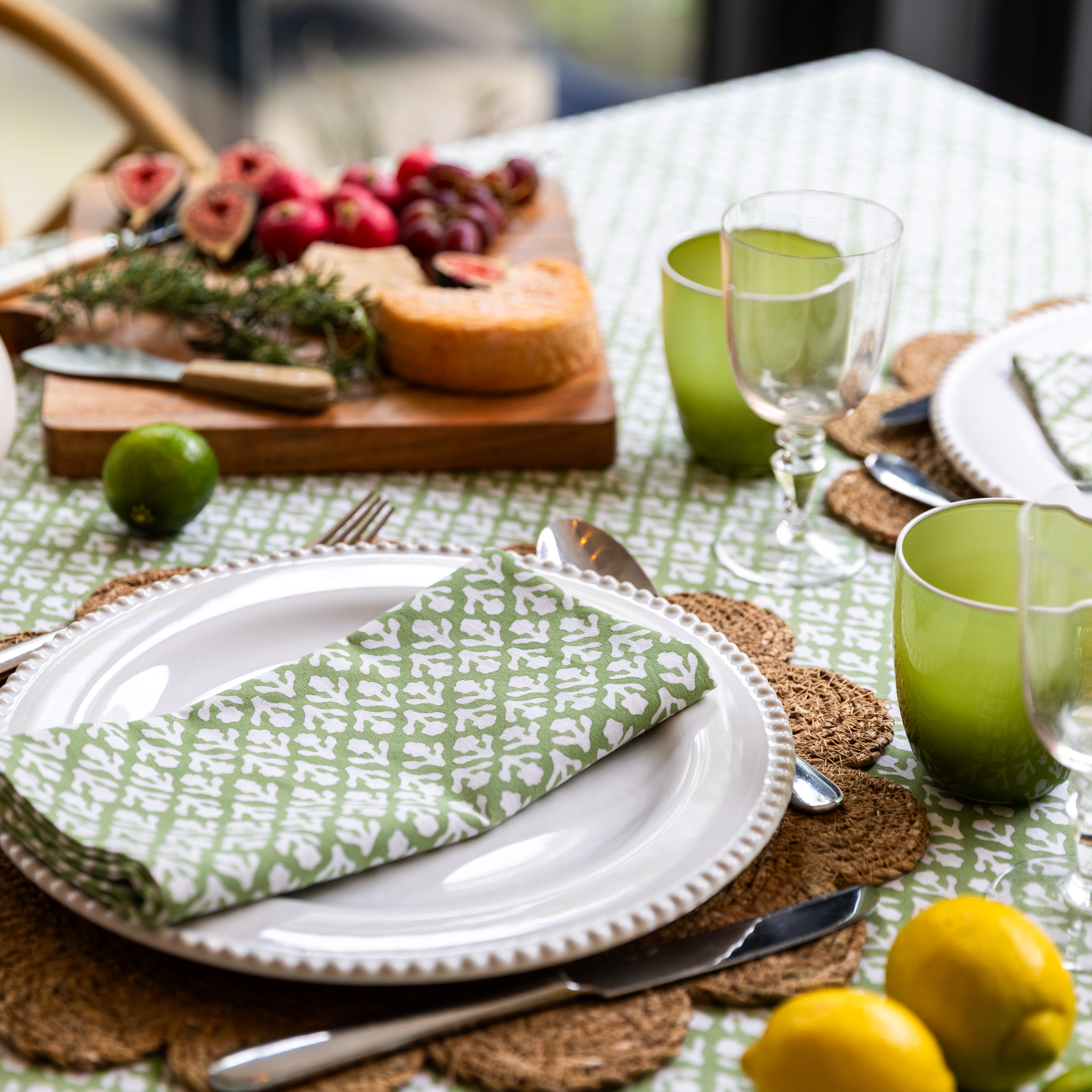 green_buti_tablecloth1.png