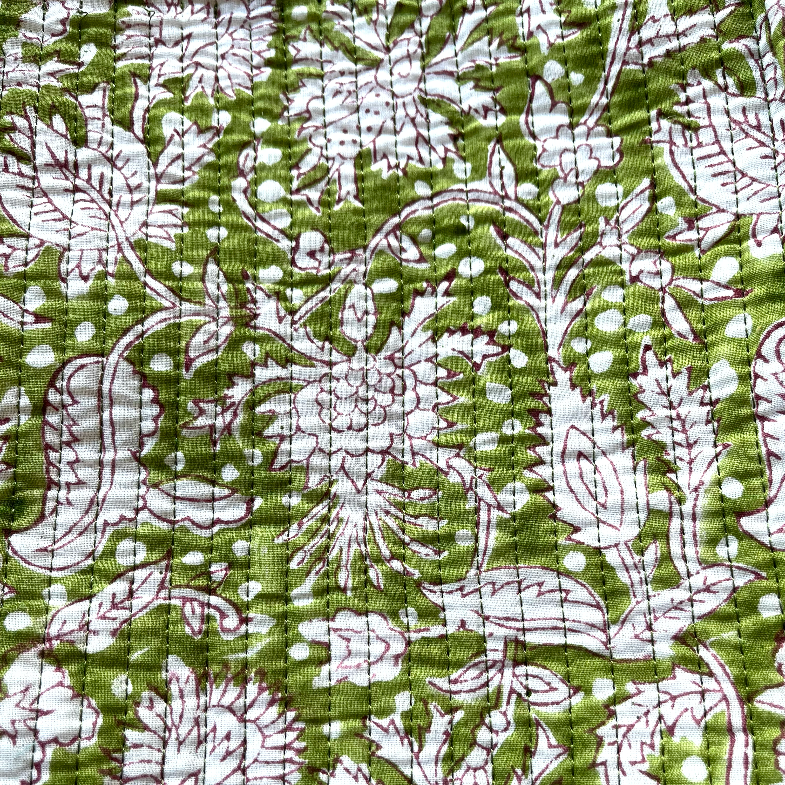 green_white_floral_close.png