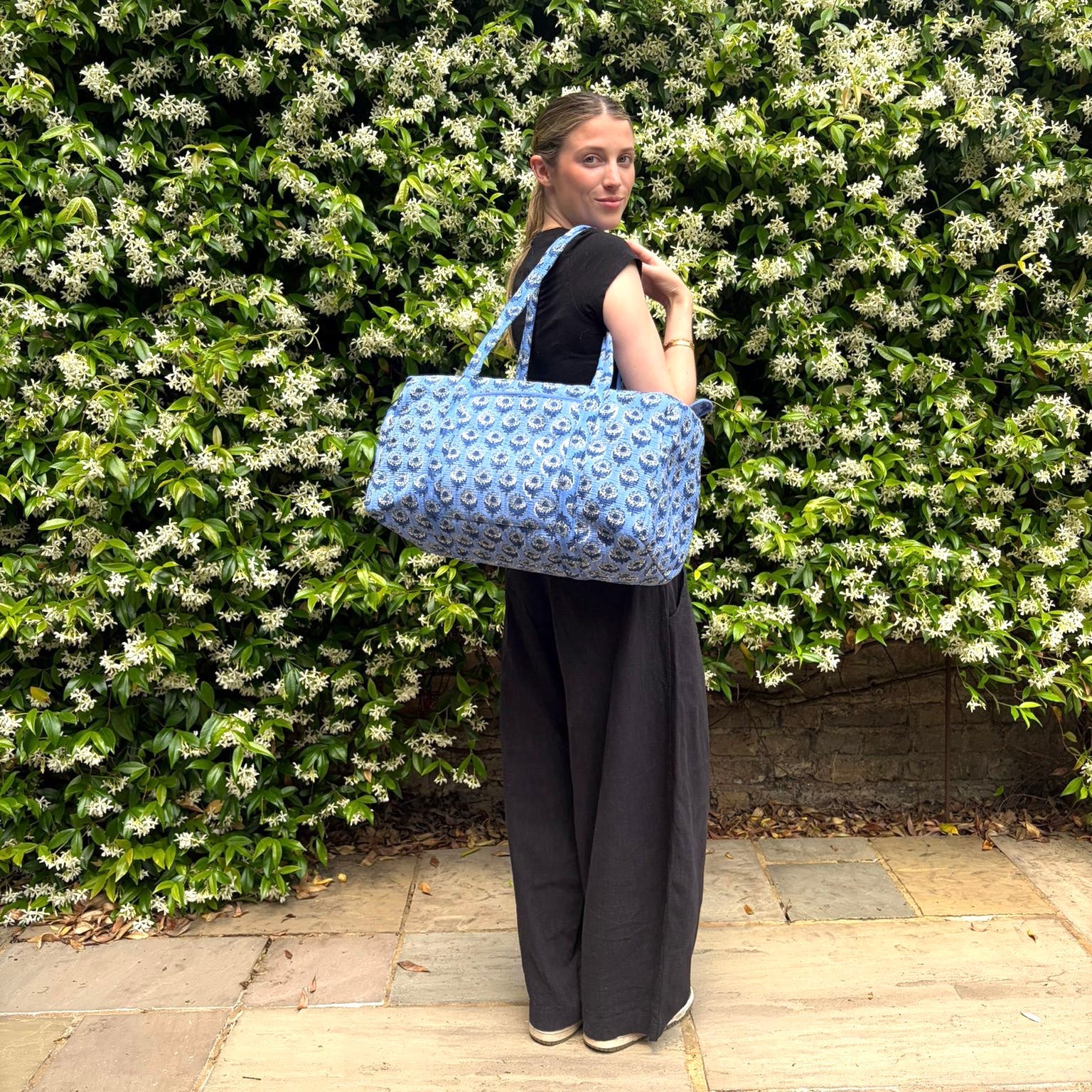 WEEKEND BAG - BLUE AND GREY FLOWER