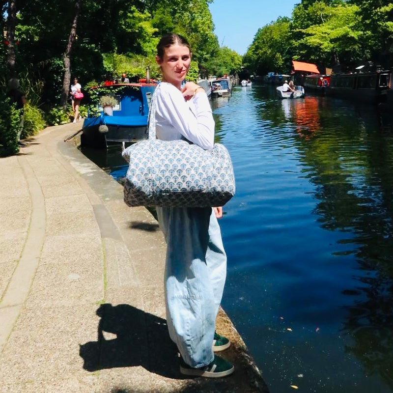 WEEKEND BAG - GREY WITH BLUE FLOWER