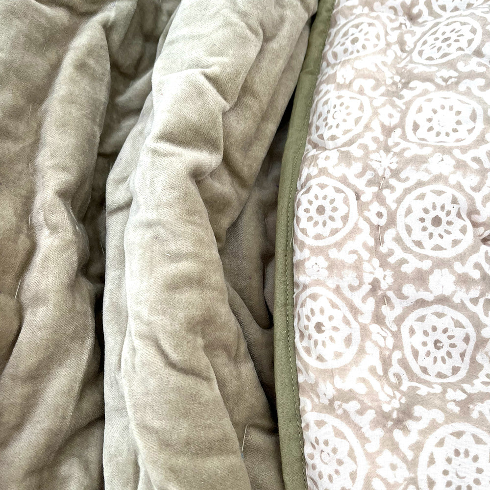 PURE VELVET QUILT - DOVE GREY