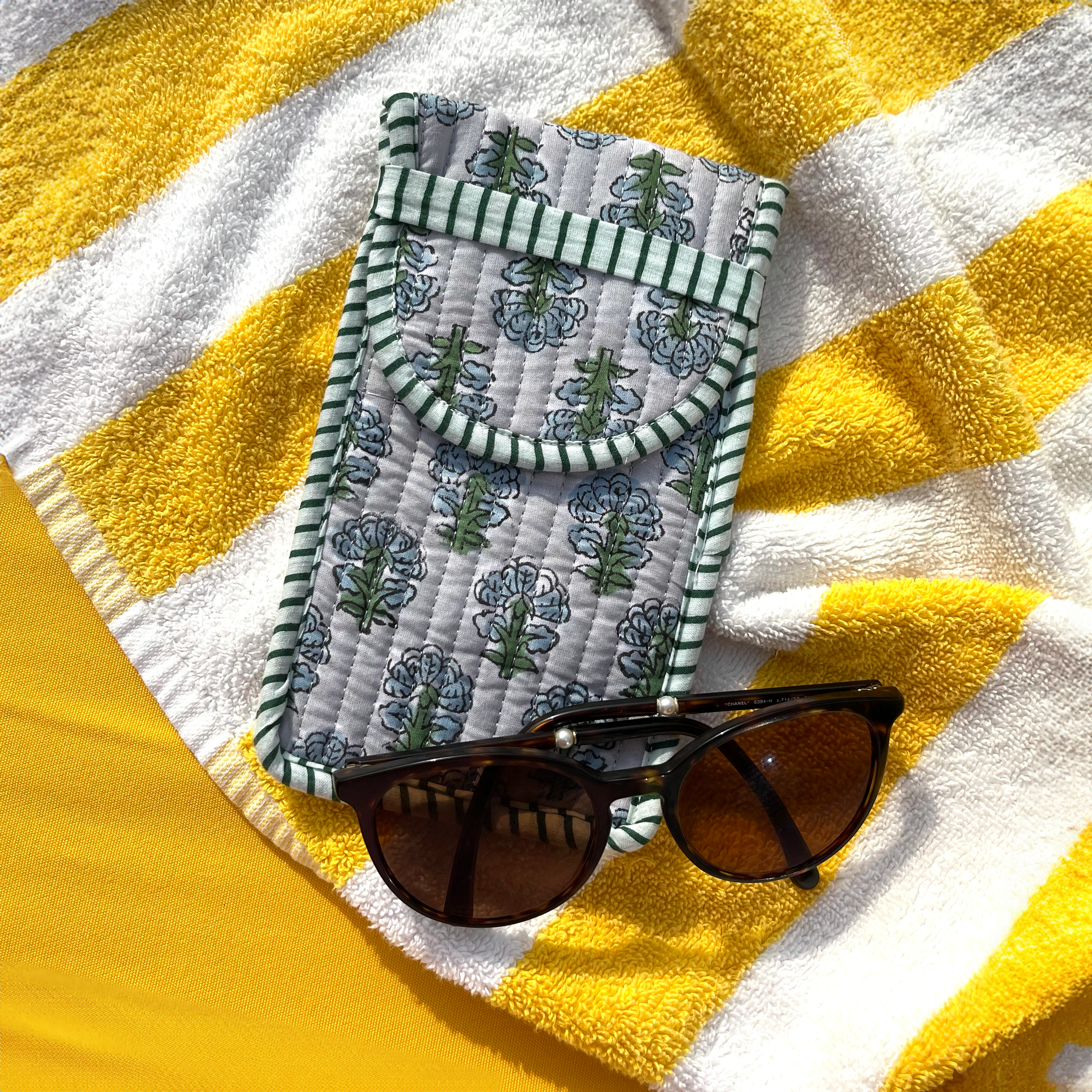 COTTON GLASSES CASE - GREY FLOWER
