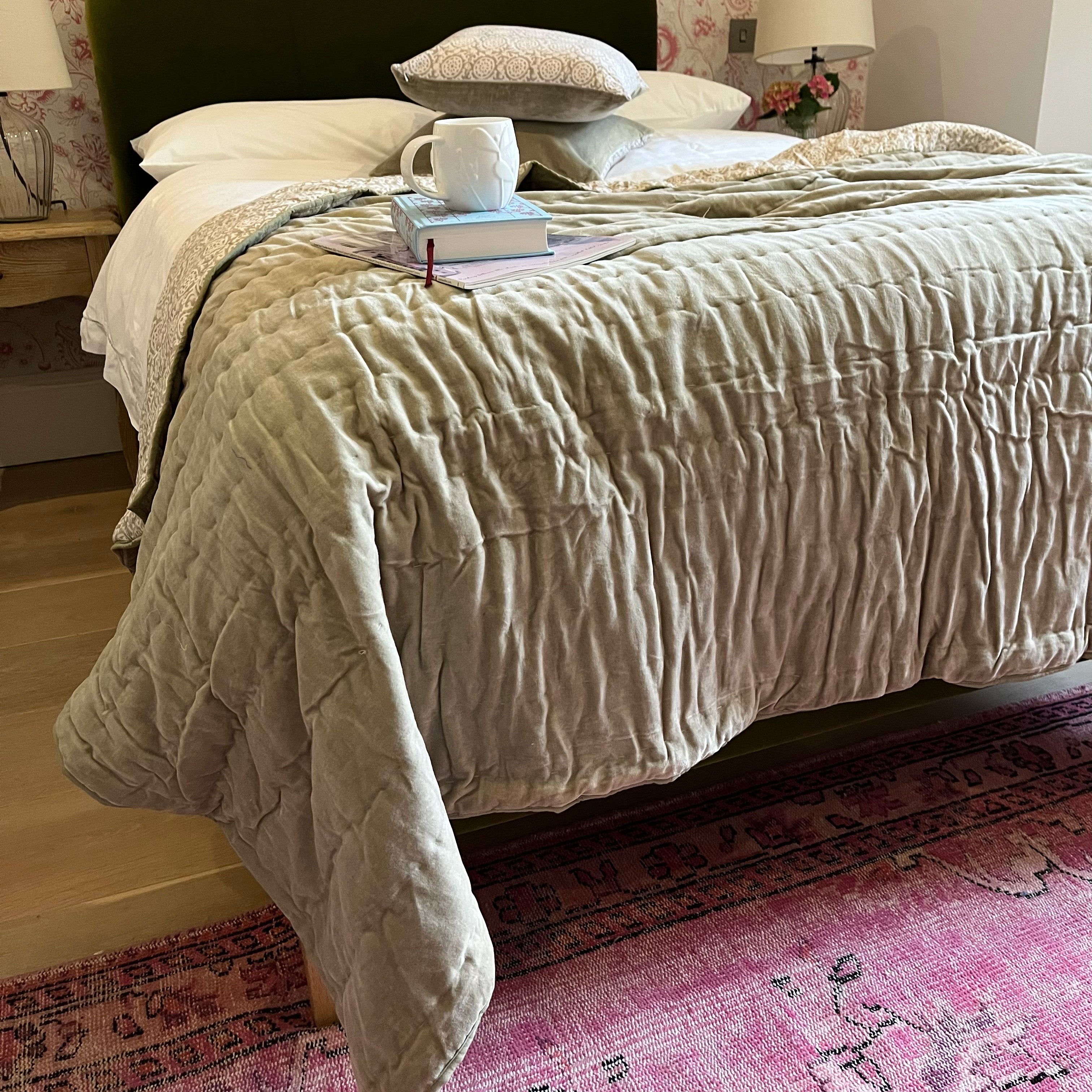 grey_quilt.jpg