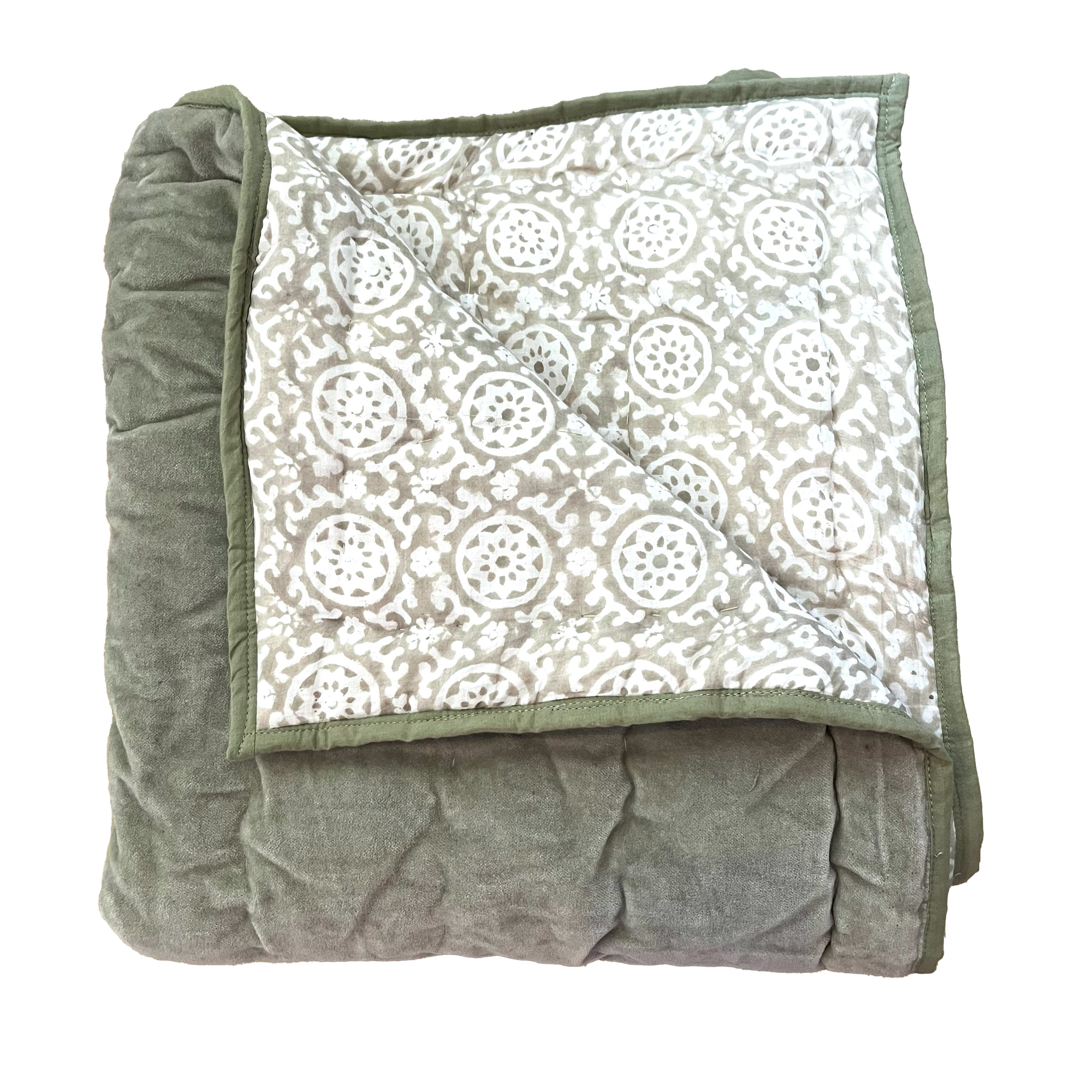 PURE VELVET QUILT - DOVE GREY