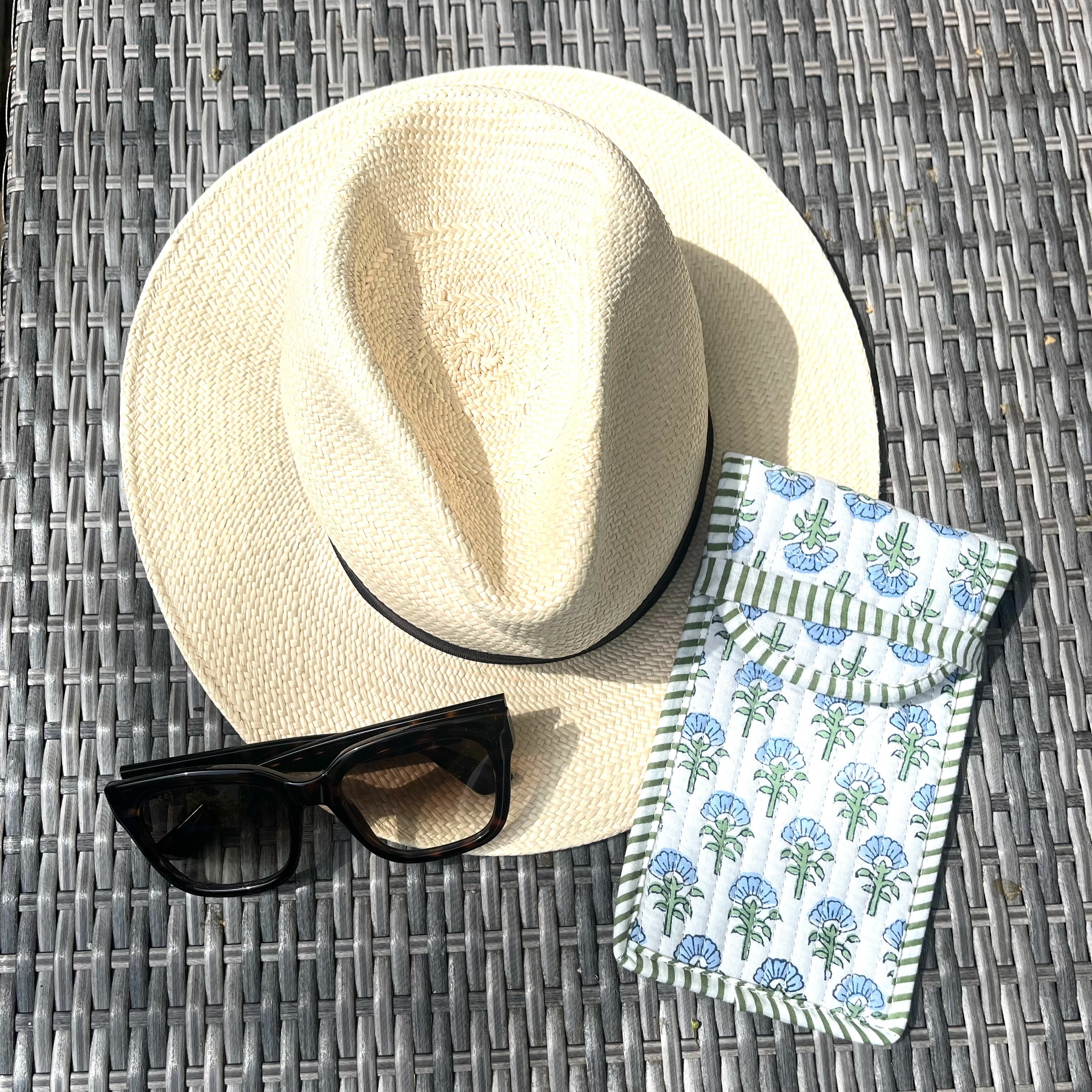 COTTON GLASSES CASE - BLUE DAISY