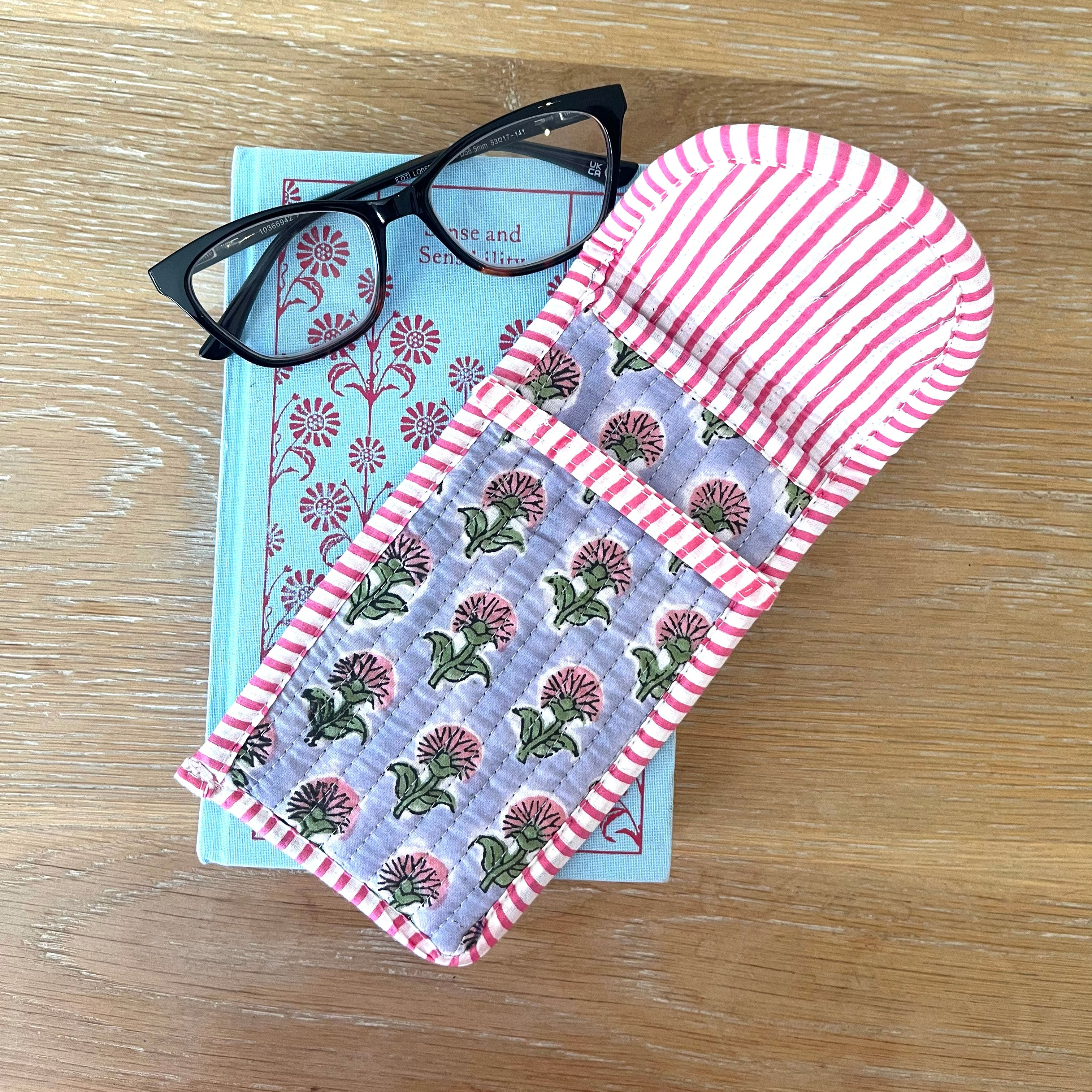 COTTON GLASSES CASE - LAVENDER AND PINK FLOWER
