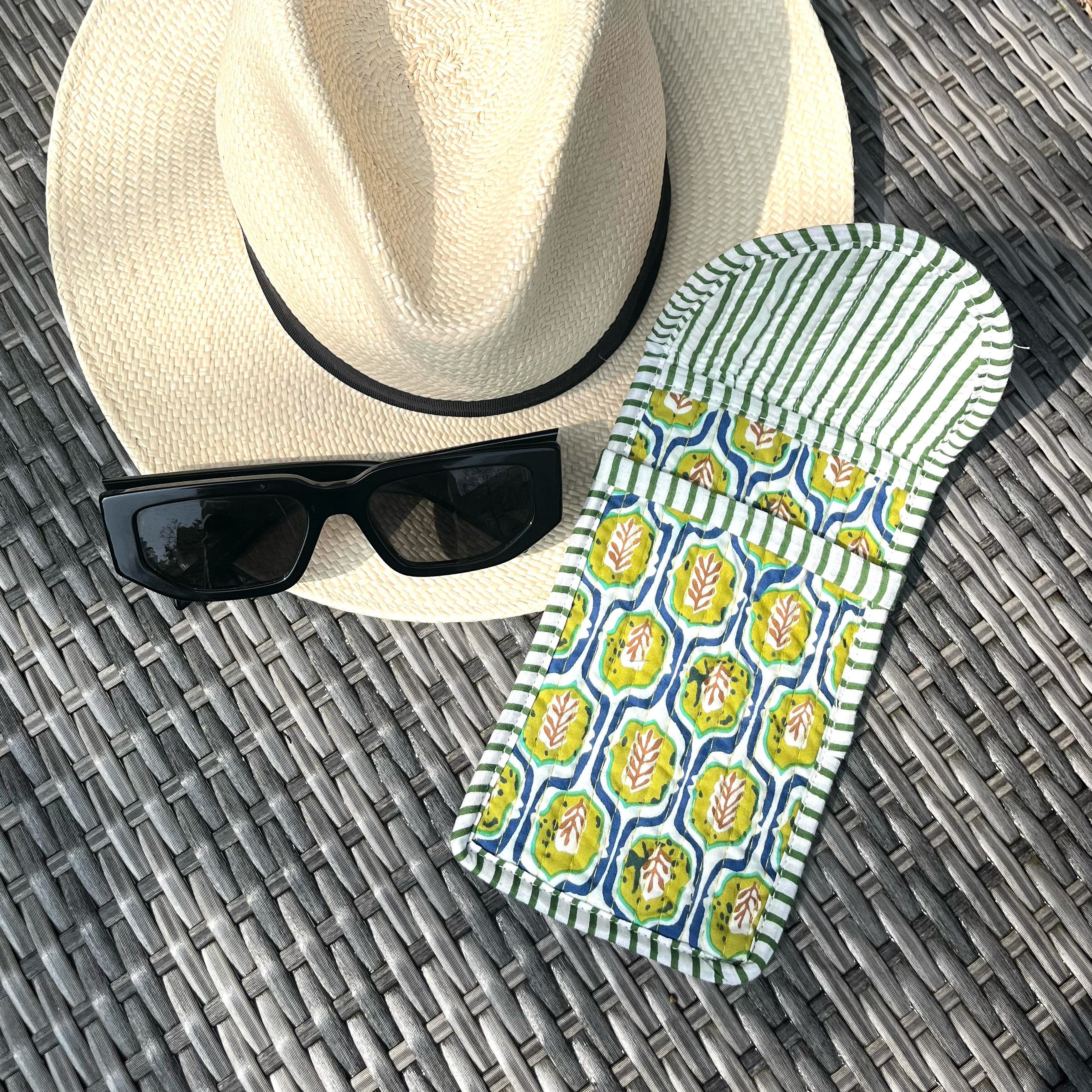 COTTON GLASSES CASE - OLIVE IKAT