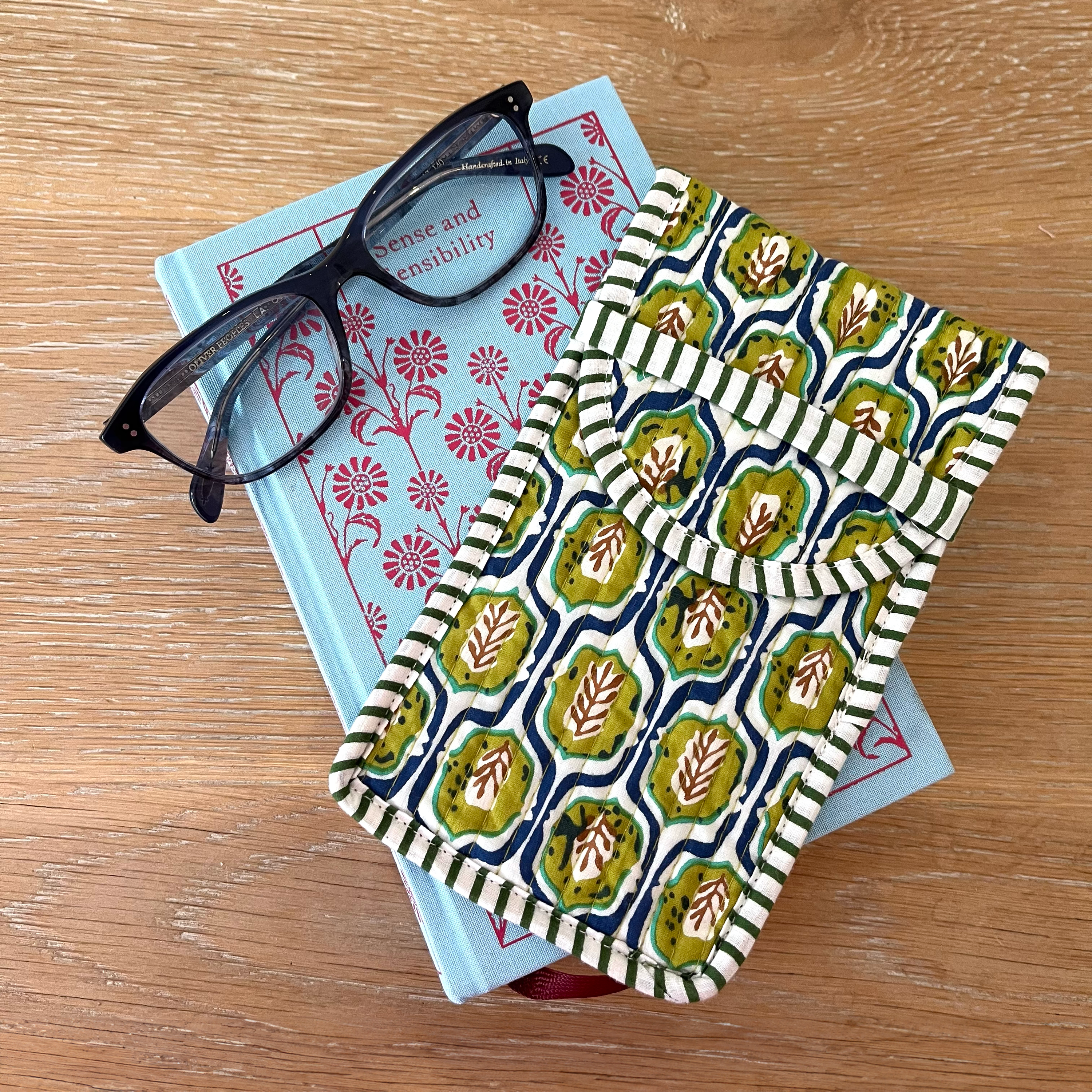 COTTON GLASSES CASE - OLIVE IKAT