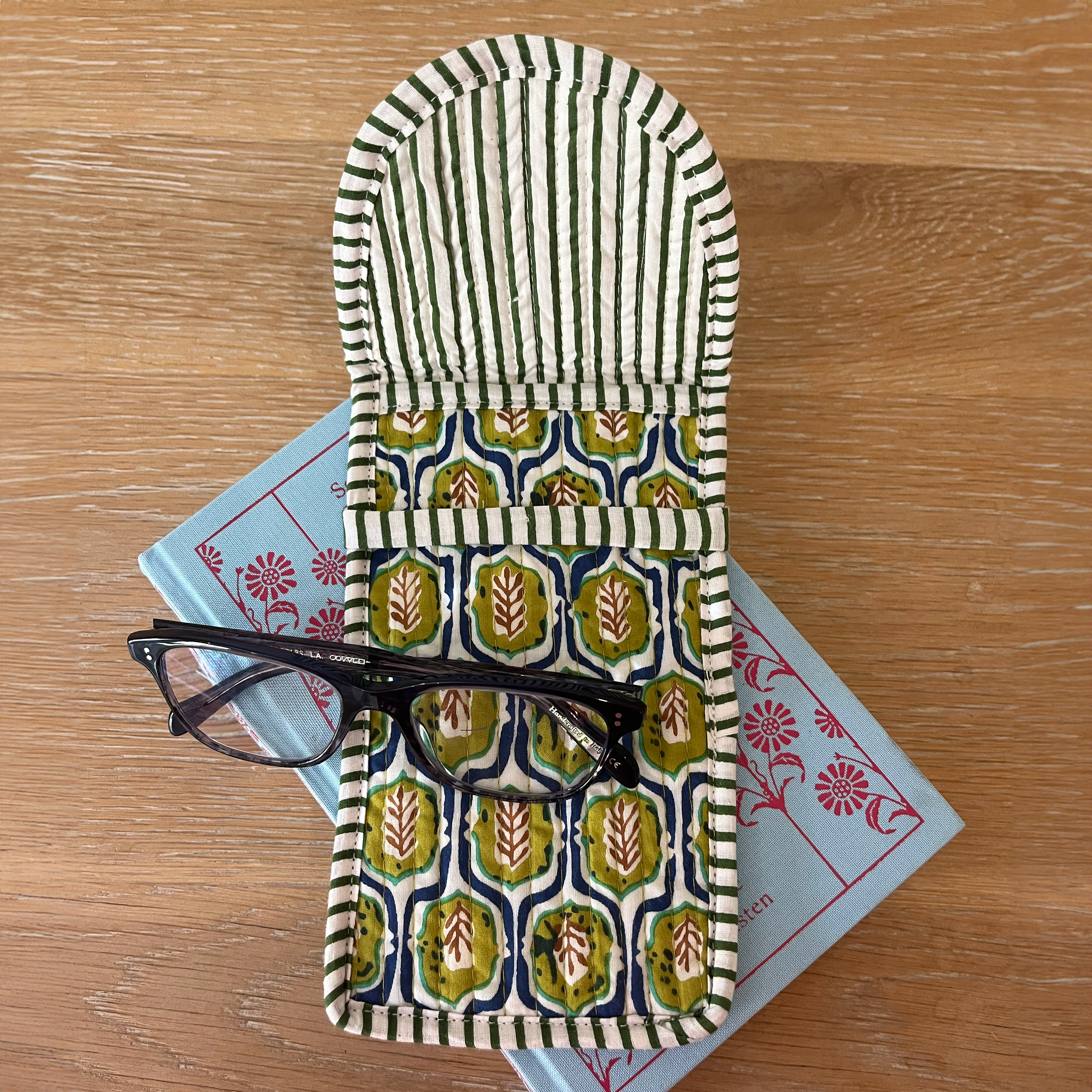 COTTON GLASSES CASE - OLIVE IKAT