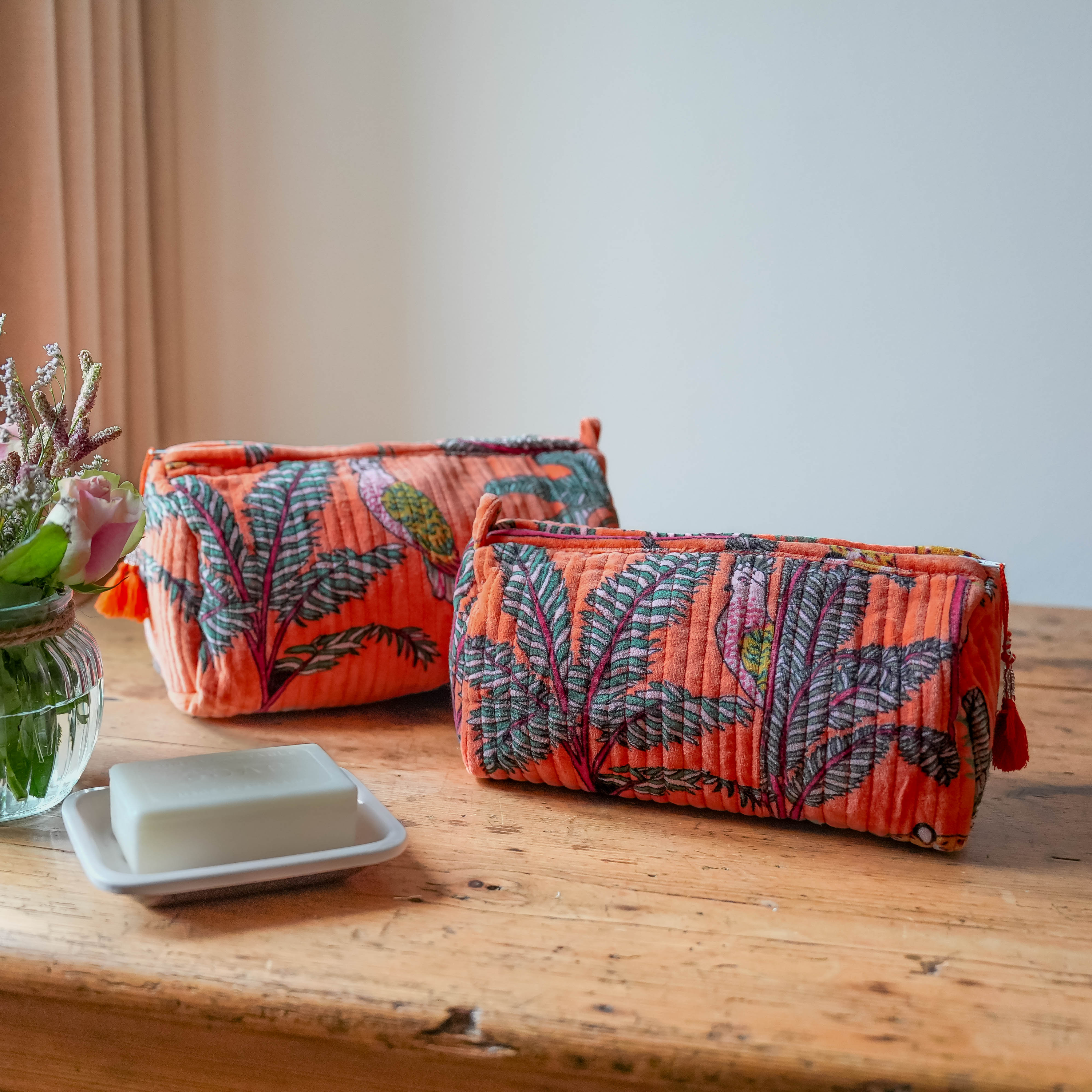 VELVET WASH BAG - ORANGE - 25% off