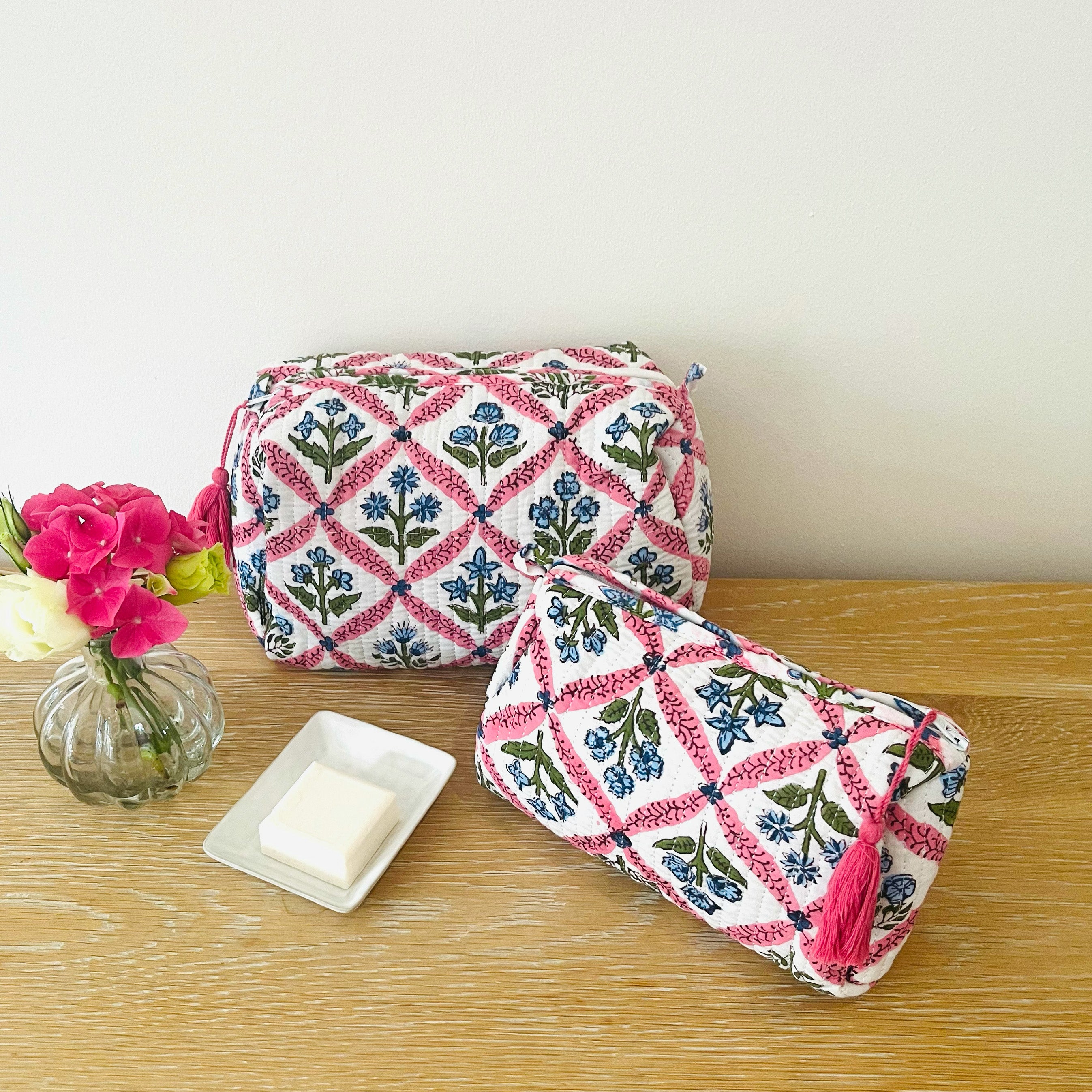 WASH BAG + MAKE UP POUCH SET - BLUE TRELLIS