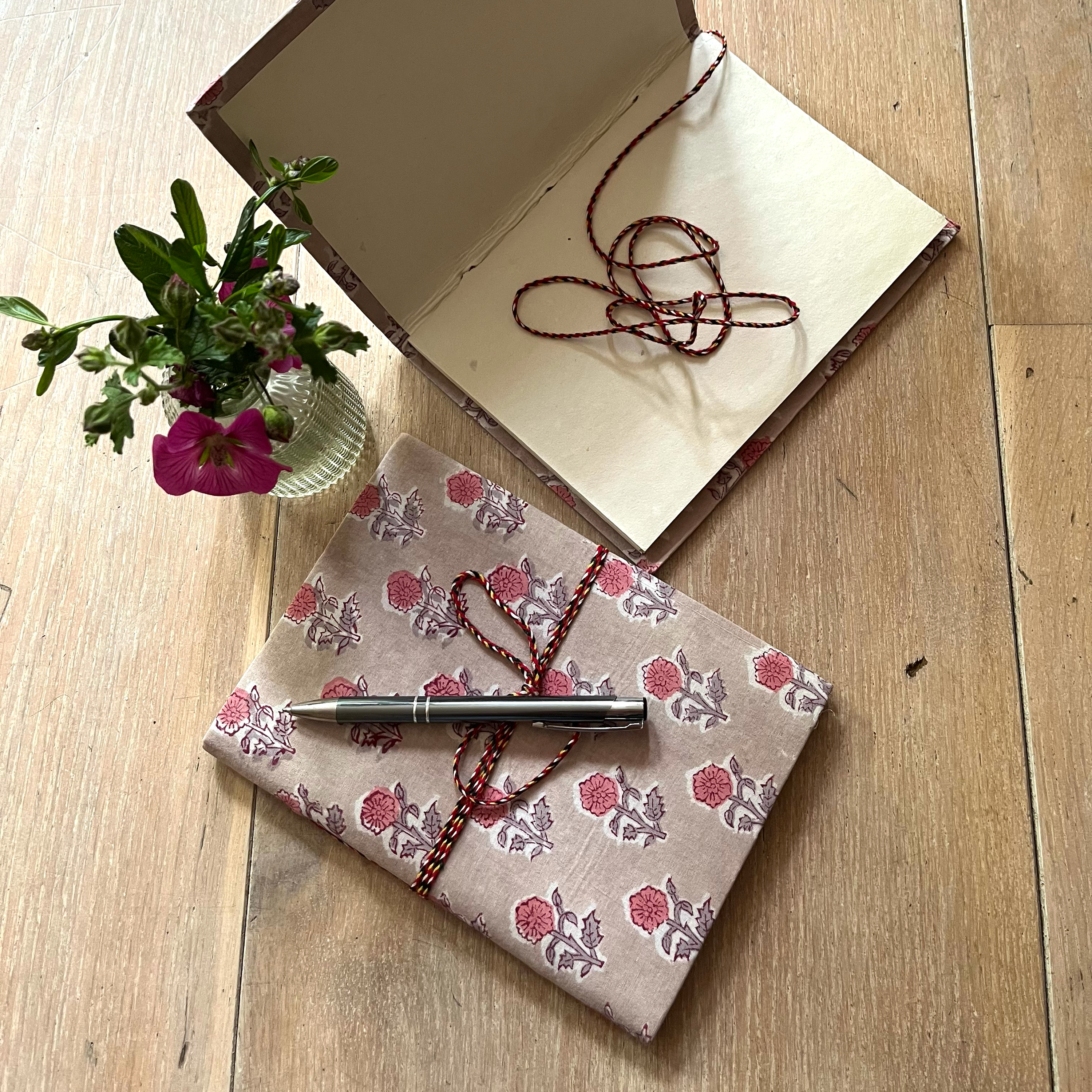 HAND MADE NOTEBOOK - PINK DAISY