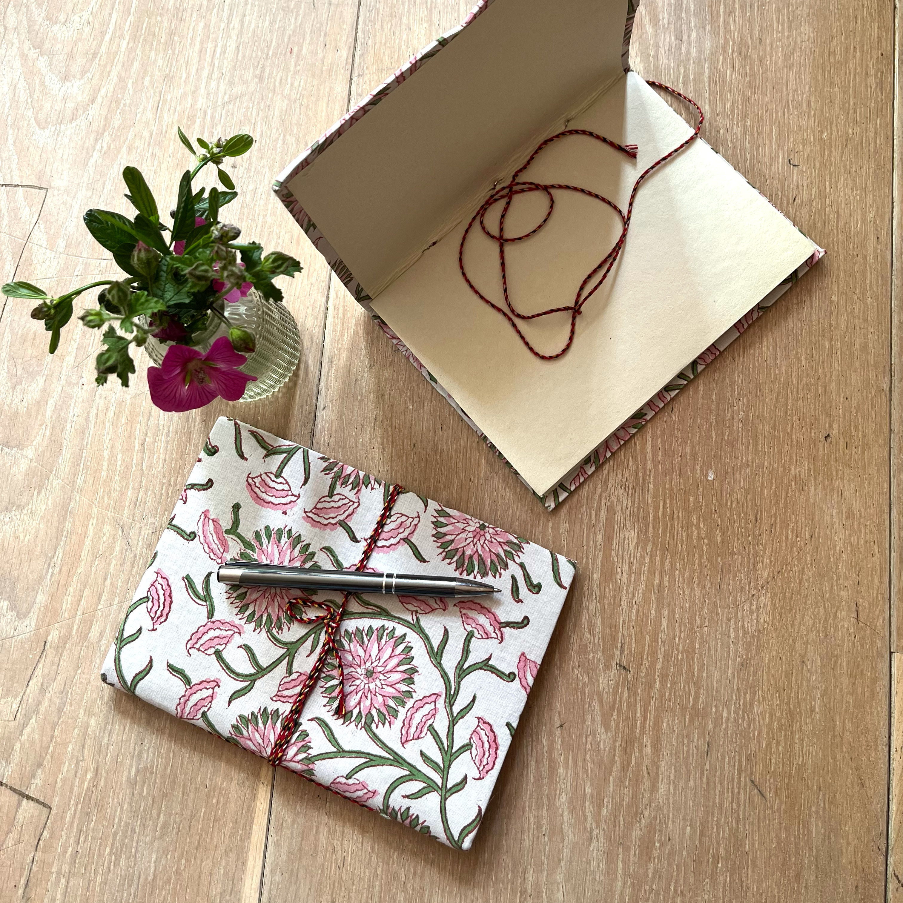 pink_dahlia_books.png