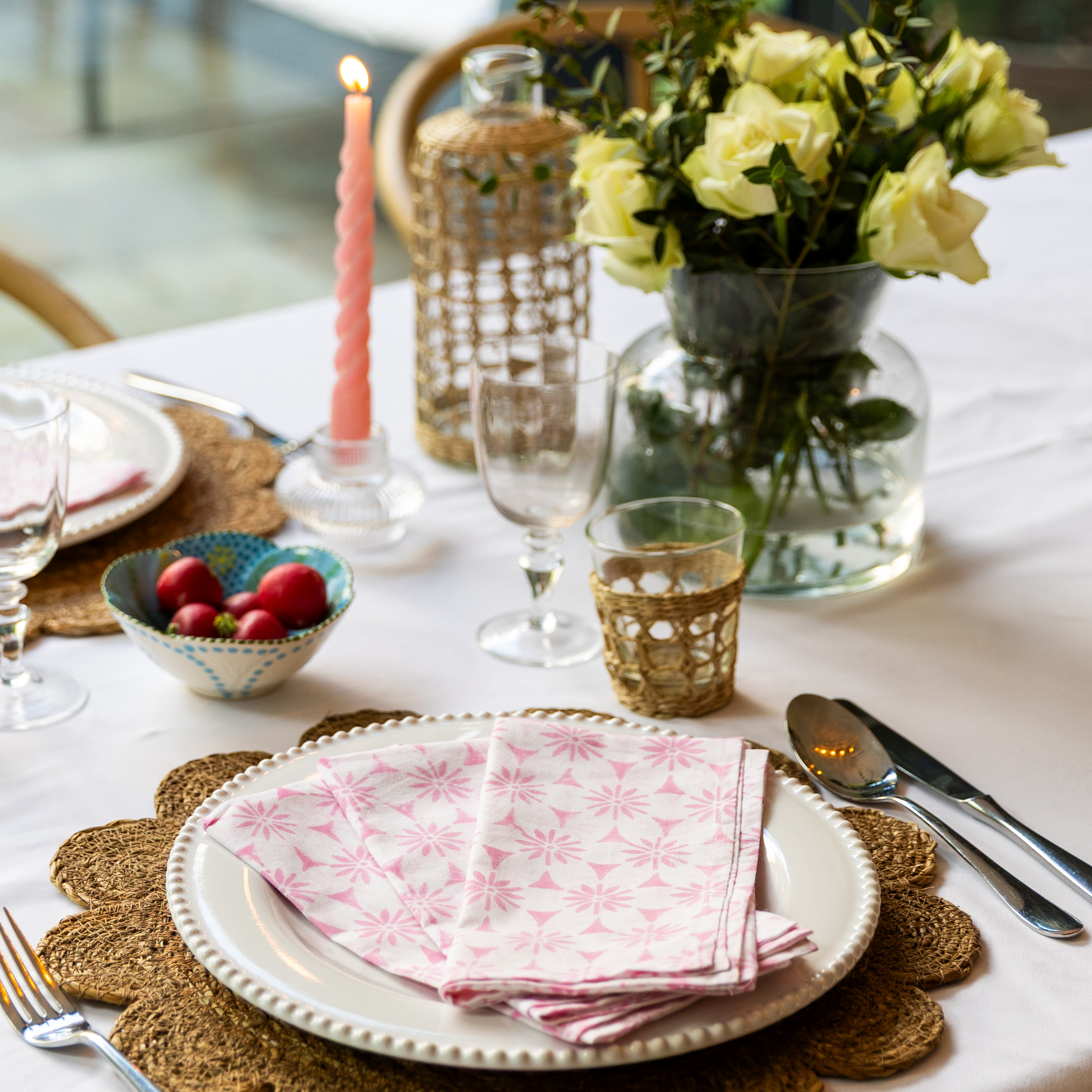 LIGHTWEIGHT NAPKINS - PINK DAISY
