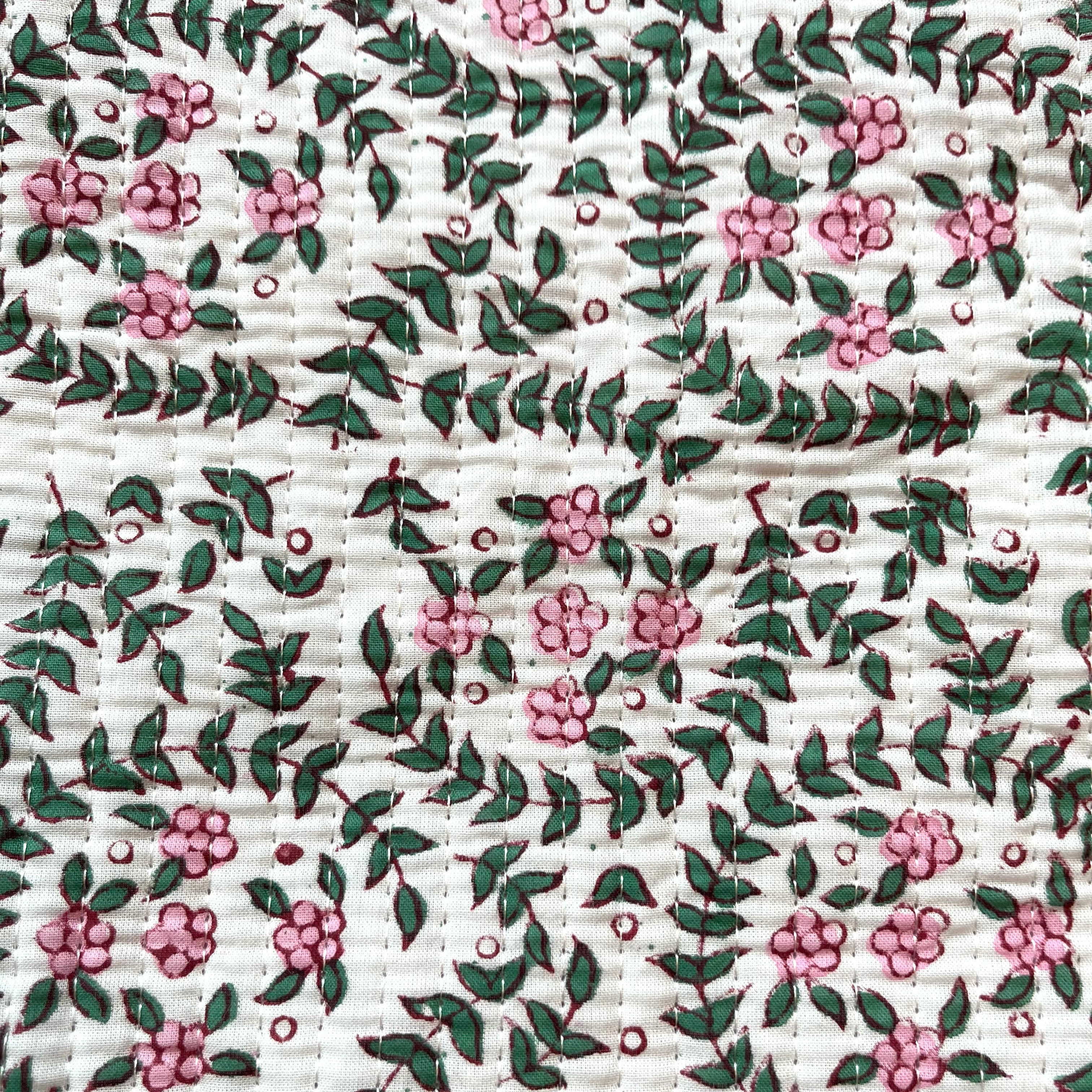 pink_ditsy_fabric.jpg