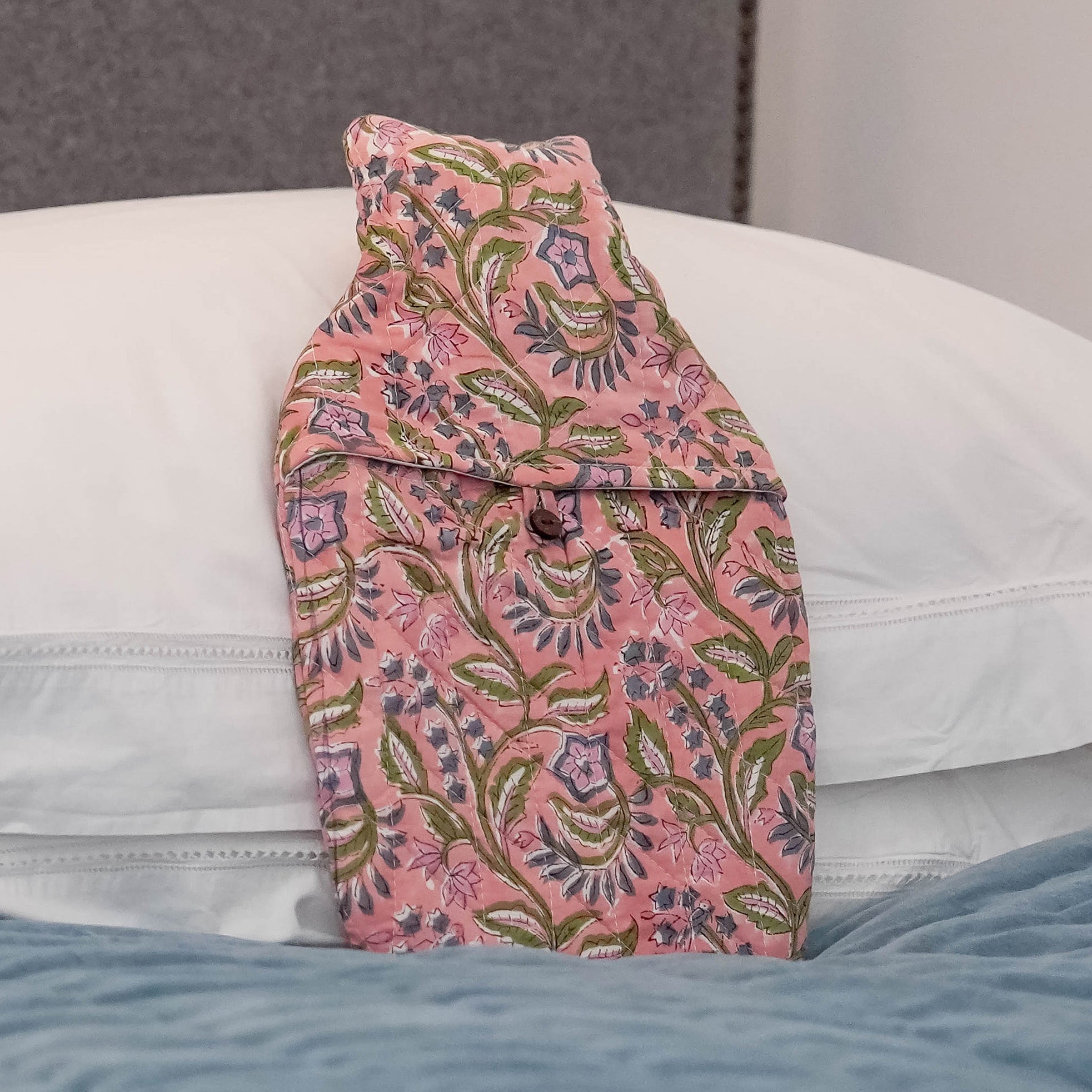 pink_floral_HW_bottle_6cf47b6e-1657-4185-9477-aa84e00e13e8.jpg