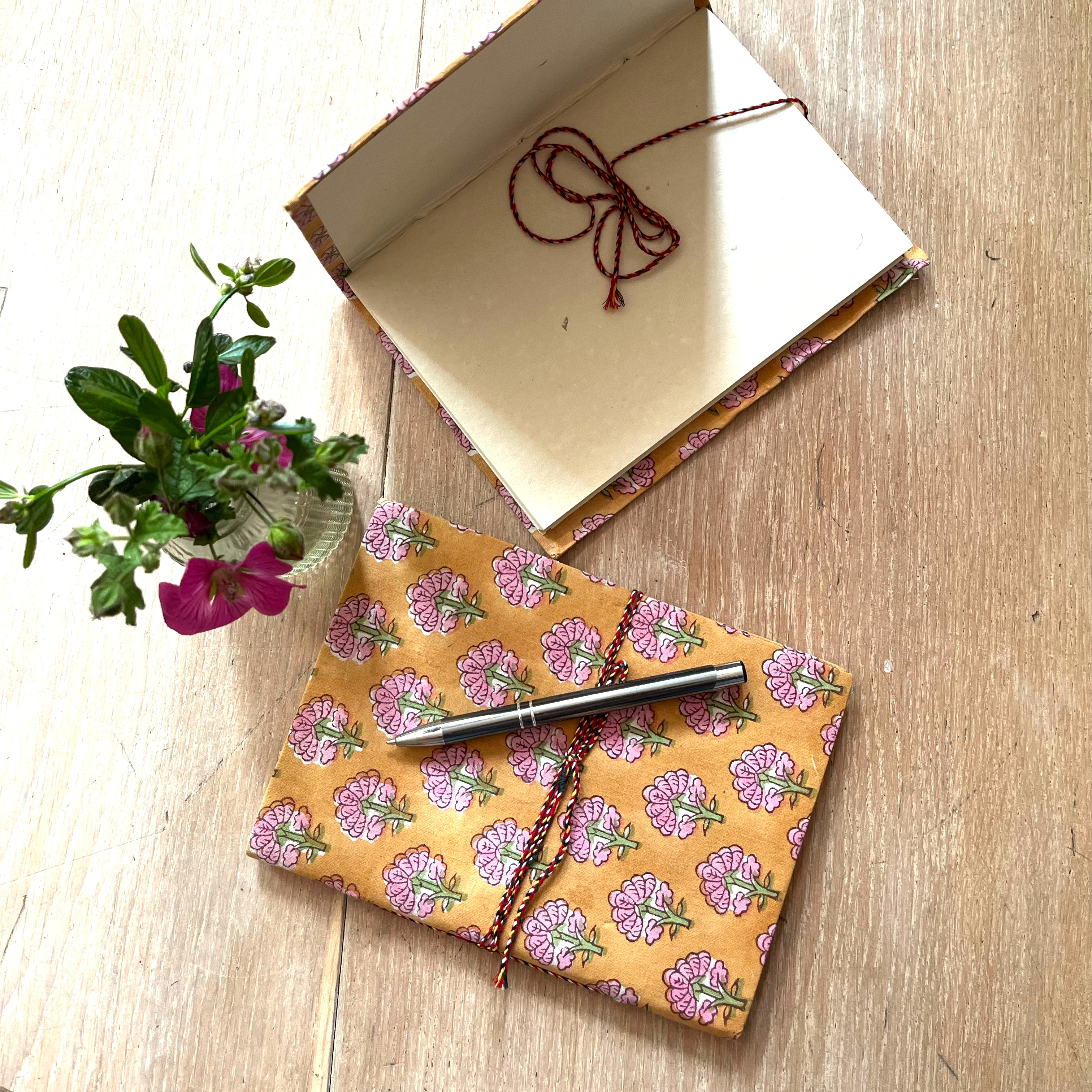 pink_flower_books.png