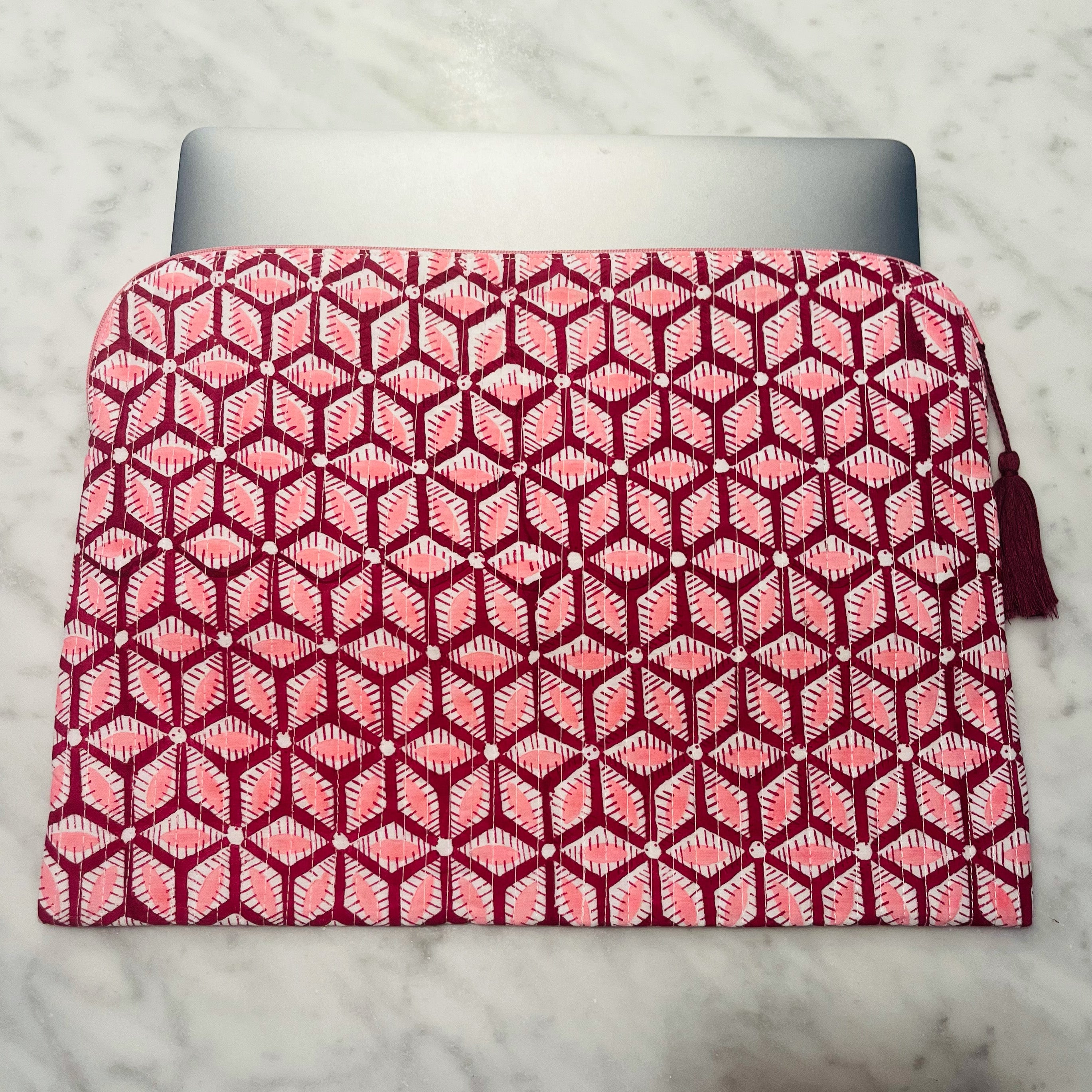 LAPTOP CASE - PINK GEOMETRIC