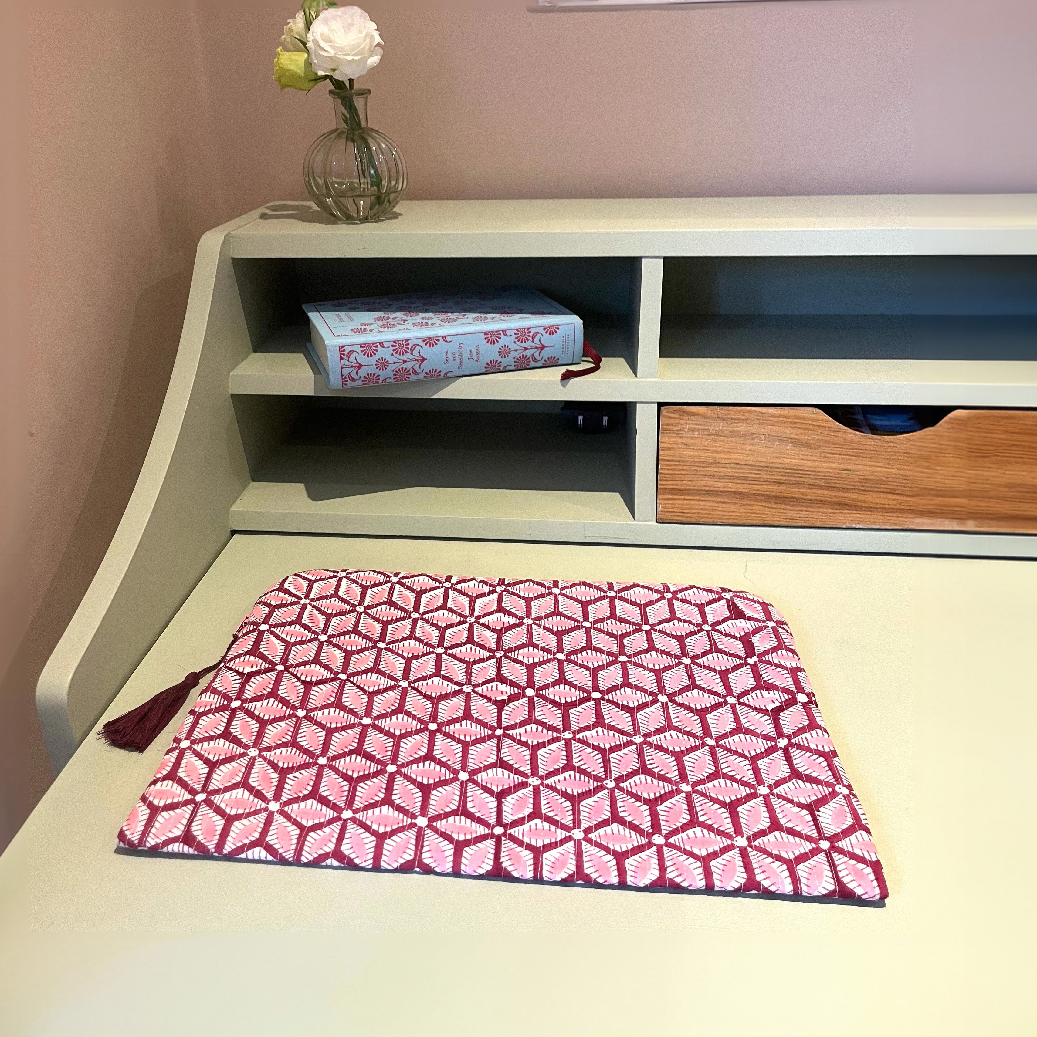 LAPTOP CASE - PINK GEOMETRIC
