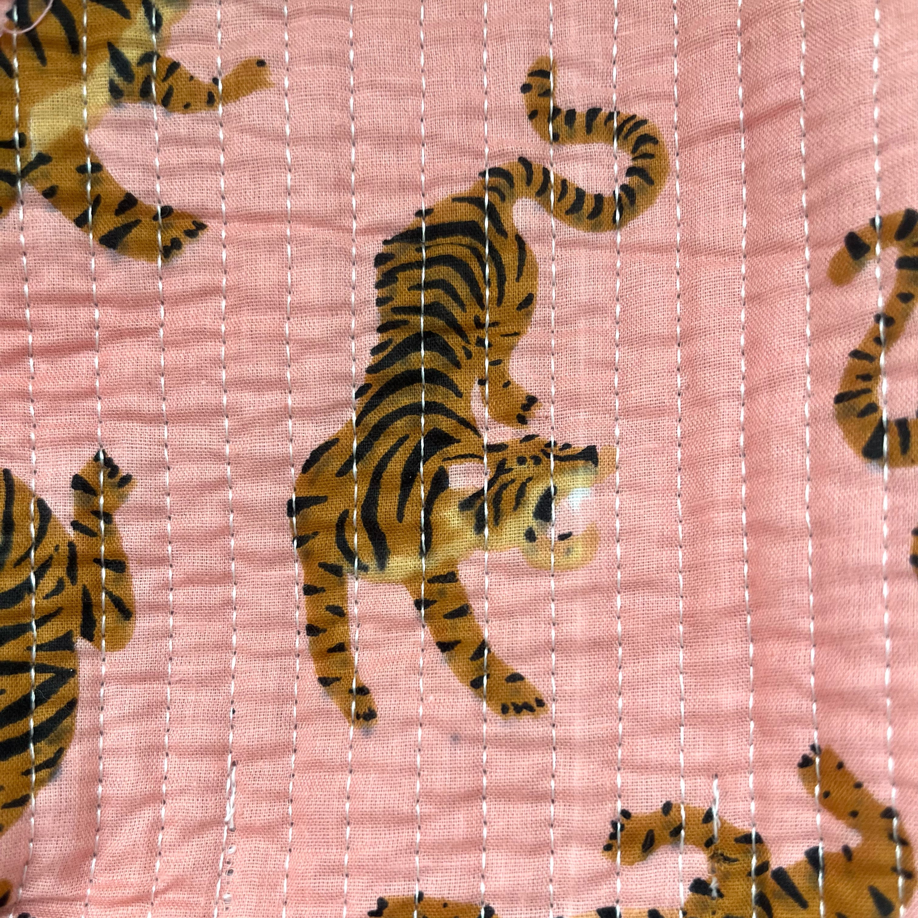 pink_tiger_close1.jpg