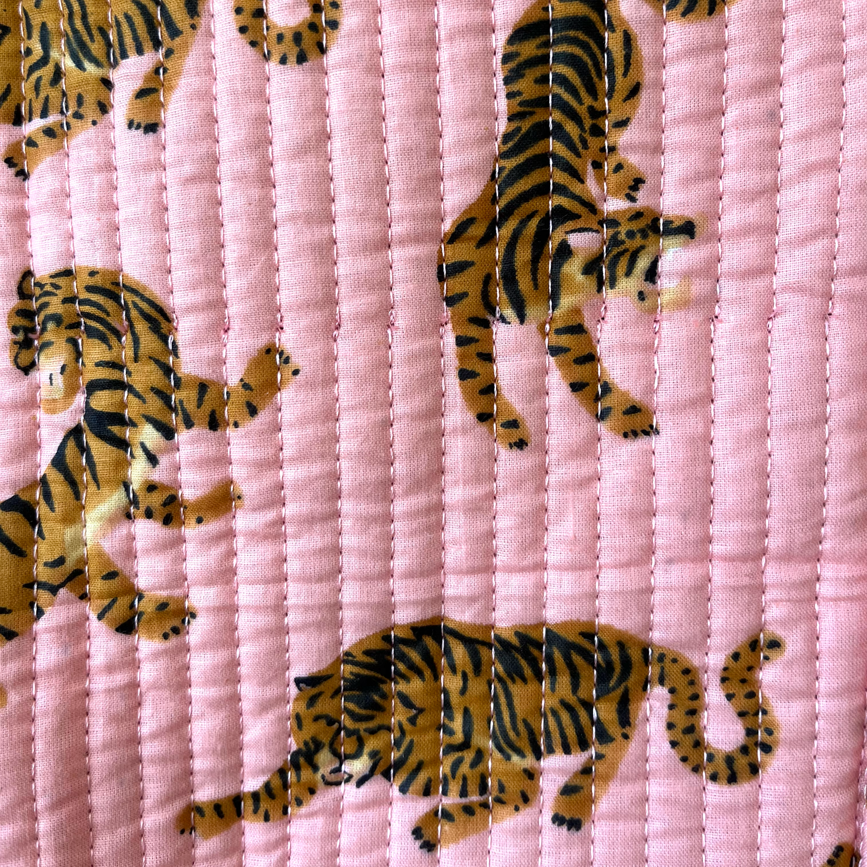 WEEKEND BAG - PINK TIGER