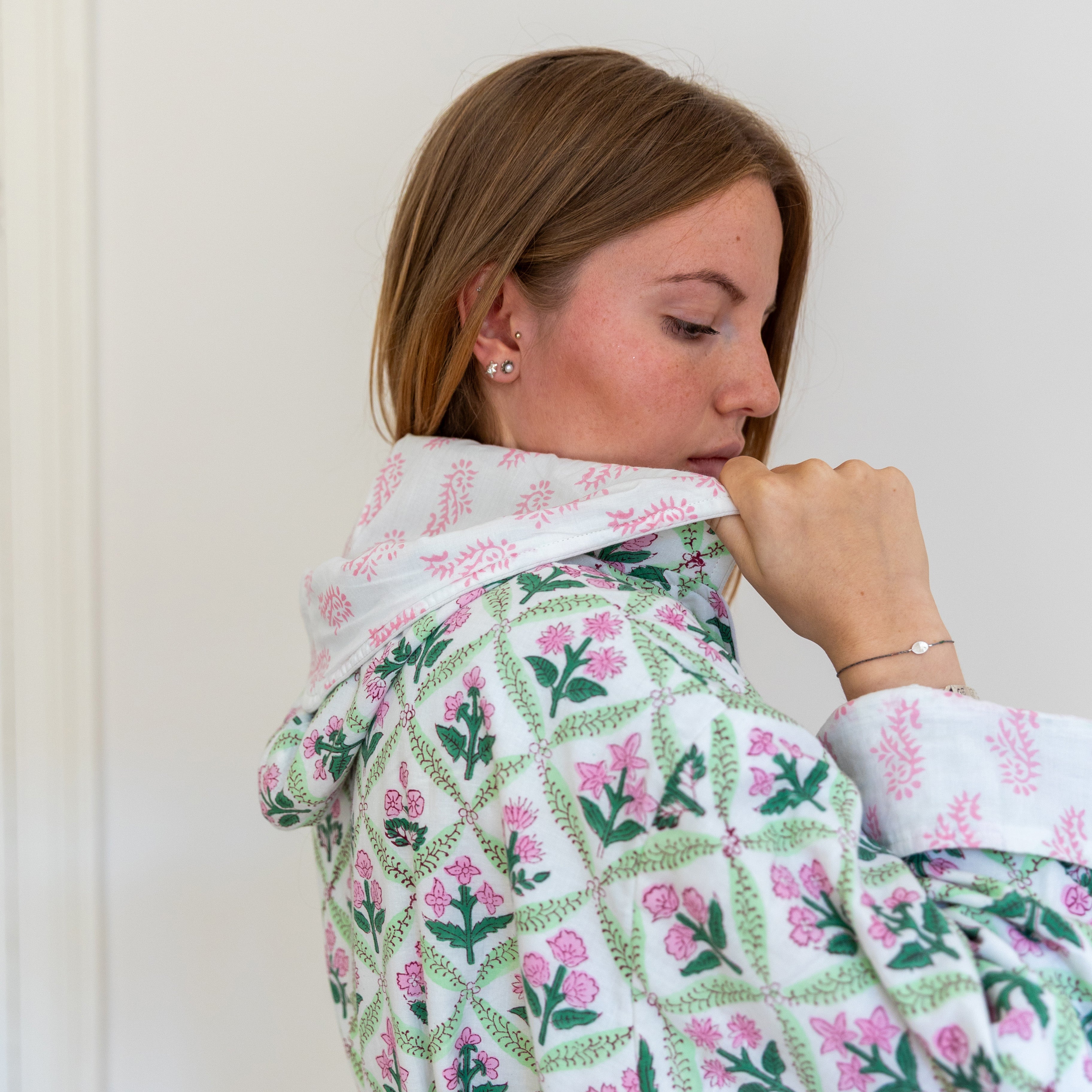 COTTON HOODED ROBE - PINK TRELLIS