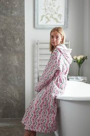 COTTON HOODED ROBE - PINK VINE