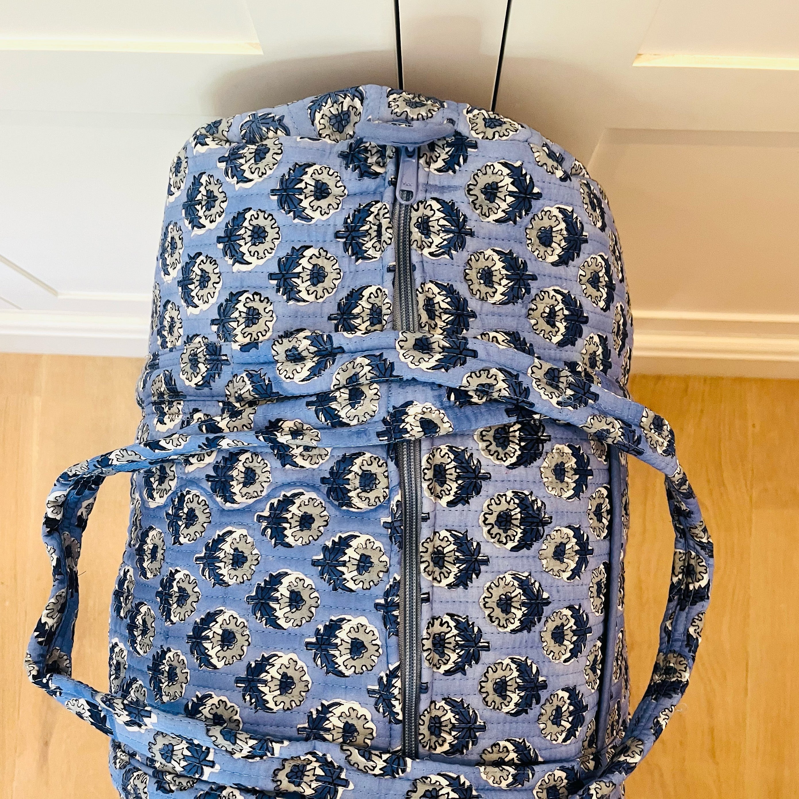 WEEKEND BAG - BLUE AND GREY FLOWER