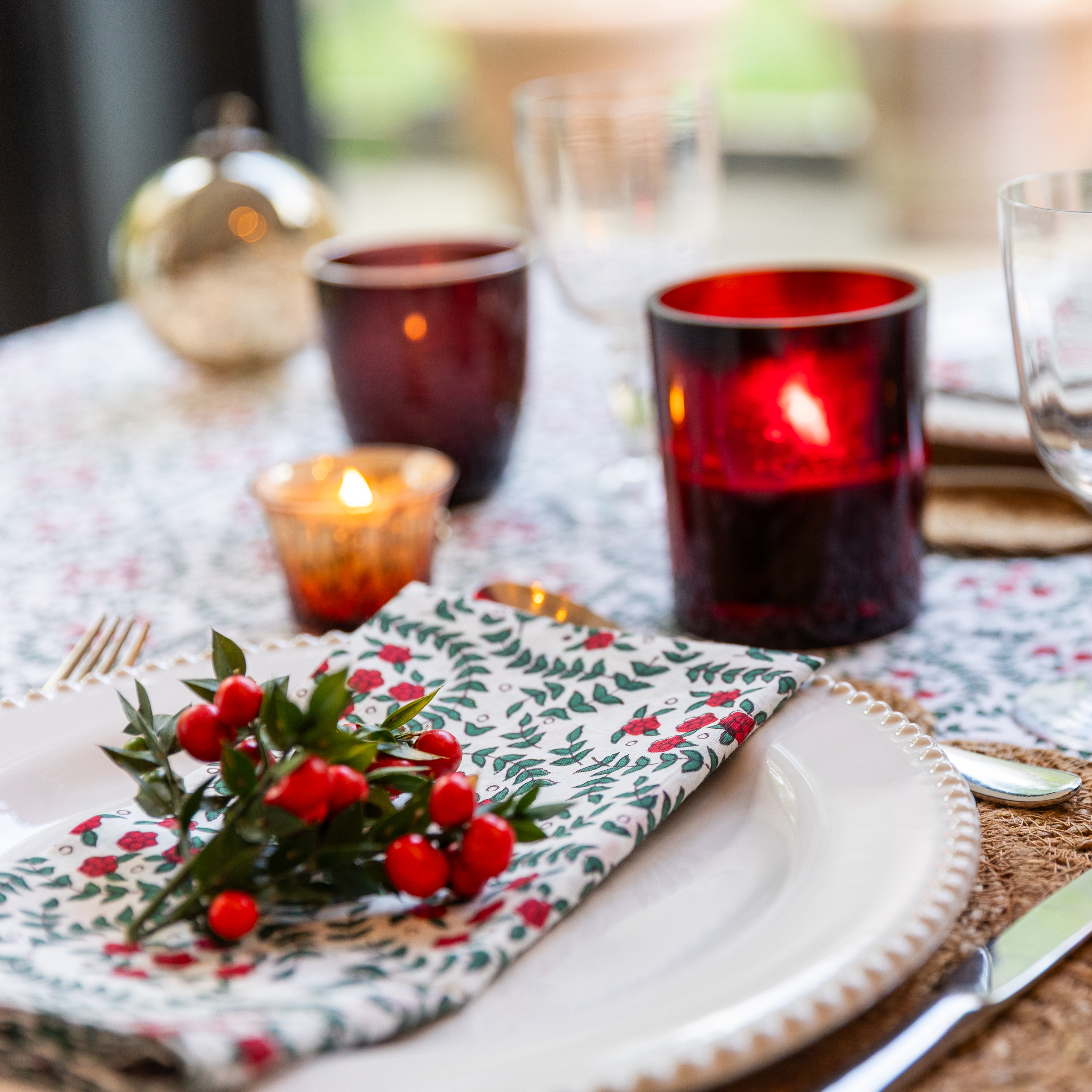 HAND BLOCK TABLECLOTH - RED BERRIES