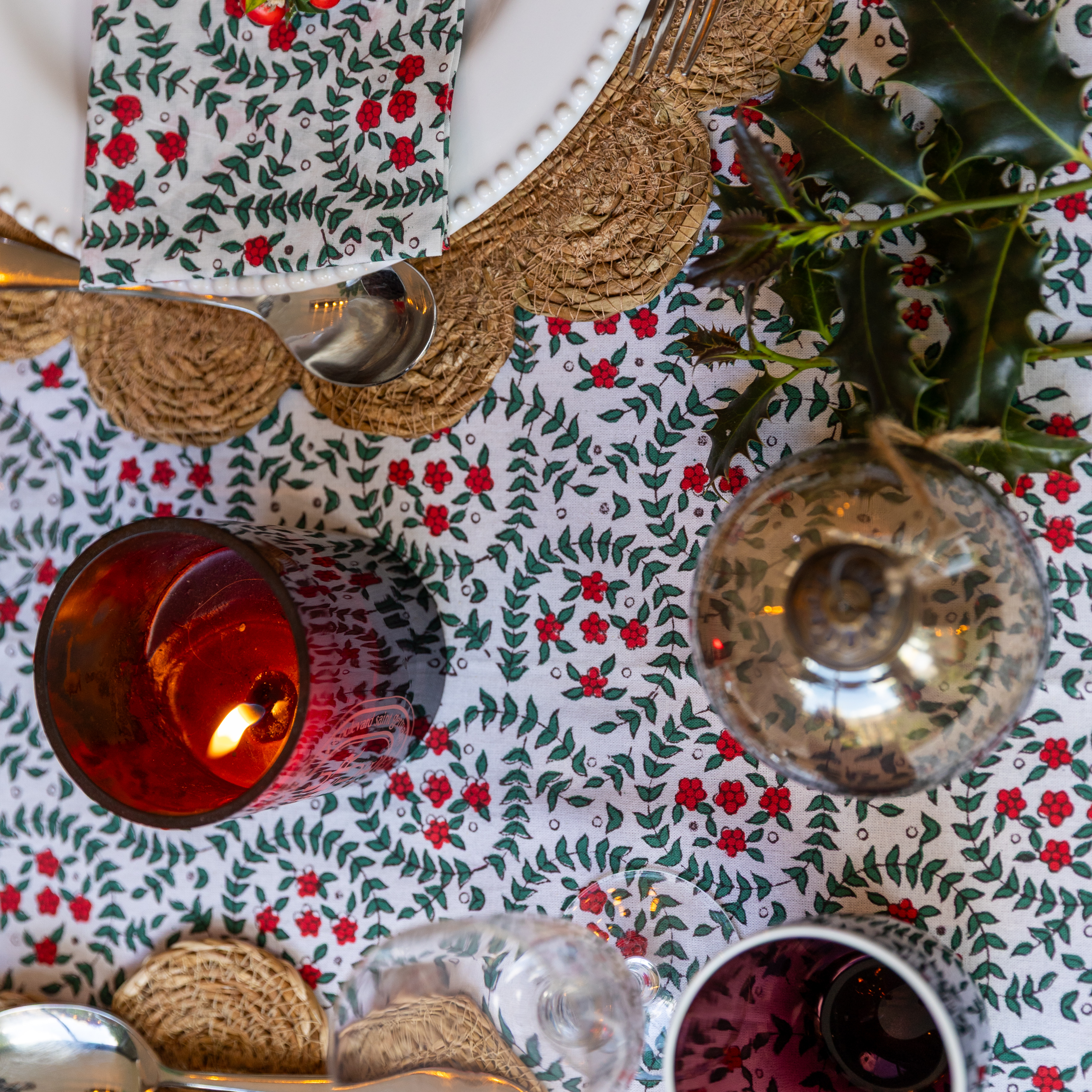 HAND BLOCK TABLECLOTH - RED BERRIES