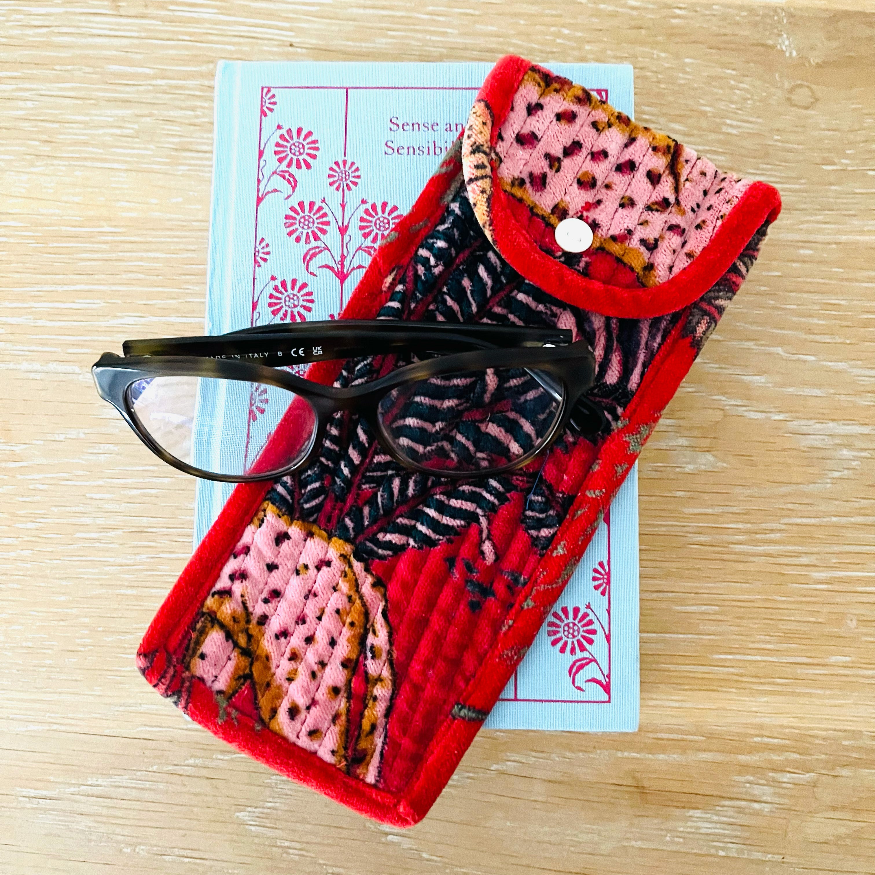COTTON GLASSES CASE - RED VELVET